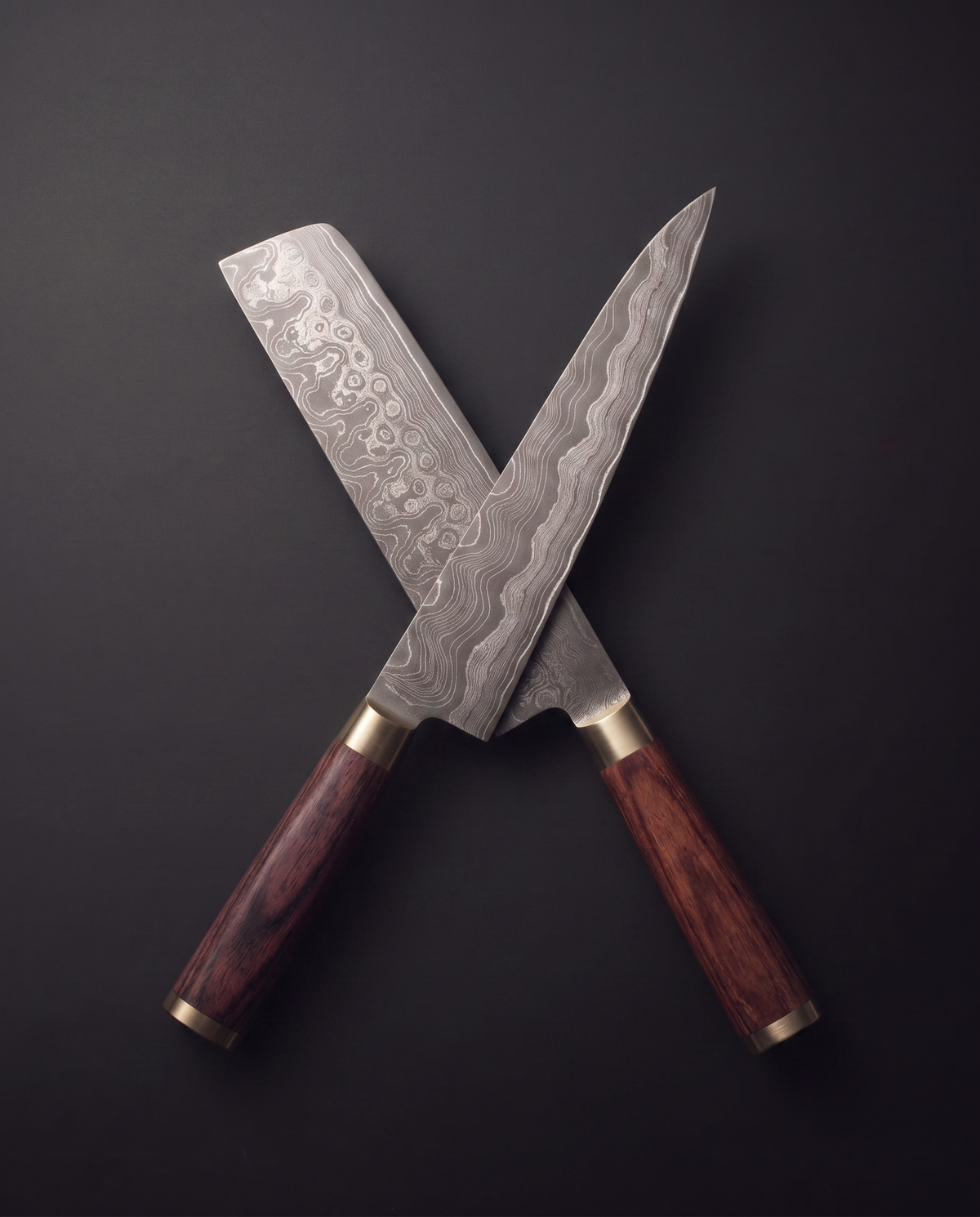 Le Gyuto 200 et le Nakiri 165 croisés : ventre courbe d'un côté, fil parfaitement droit de l'autre
